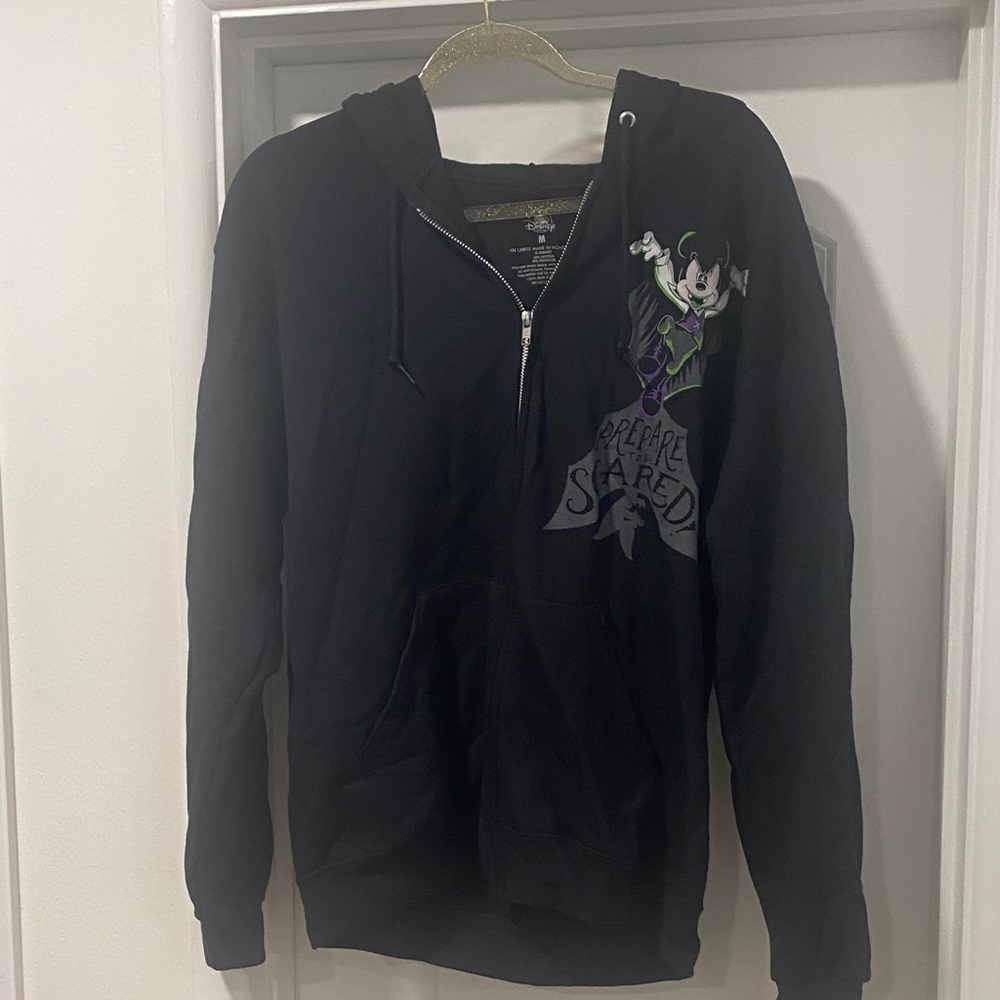 Disney 2019 Halloween 🎃 Zip up Jacket. Size M. NWT